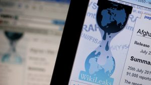 Edward Snowden y Noam Chomsky envía una carta abierta a Donald Trump