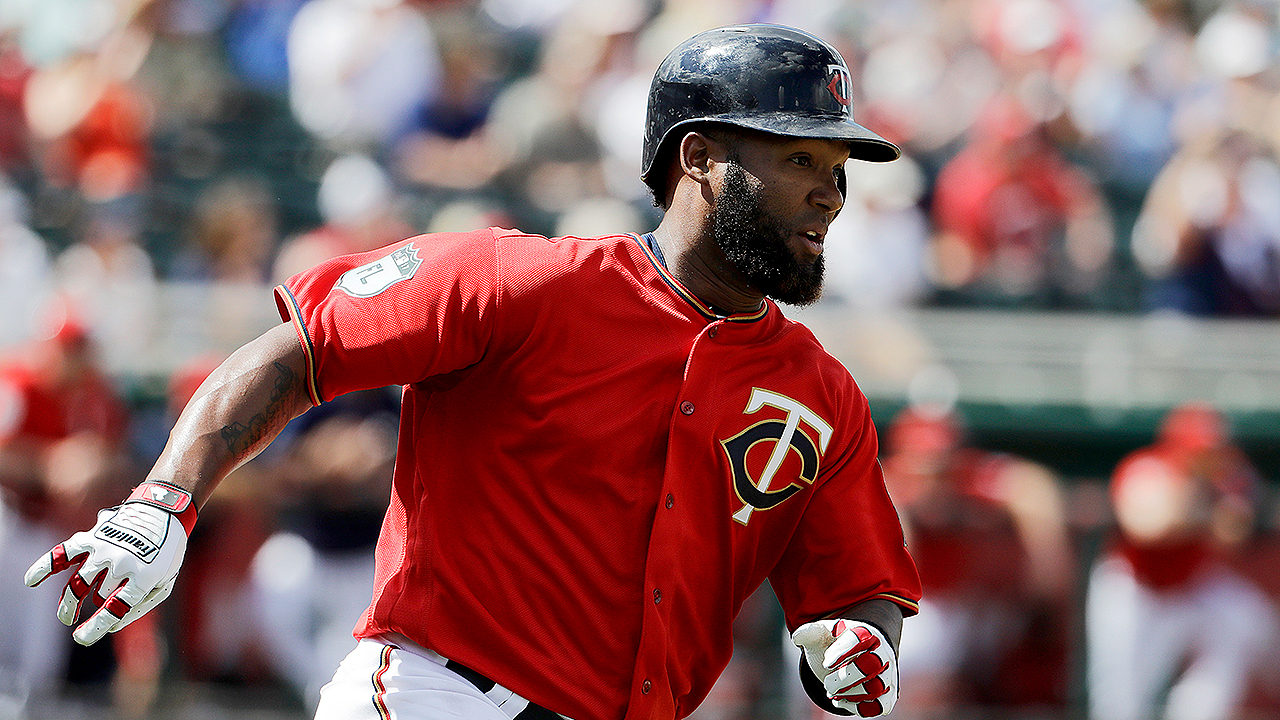 Dominicana Danny Santana pasa de Mellizos a Bravos