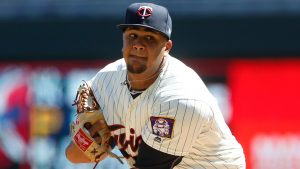 Dominicano Adalberto Mejía podría abrir por Mellizos este sábado