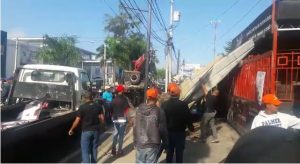 Alcaldía Santiago empieza a desalojar negocios obstruyen aceras