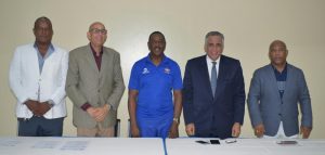 Federación Dominicana de Voleibol presenta nuevo técnico del equipo masculino