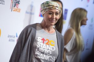 Shannen Doherty dice que su cáncer de mama está en remisión 
