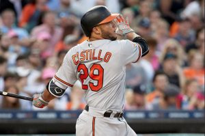 Jonrón con bases llenas de Welington Castillo hunde a Medias Blancas