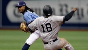 dominicano-michael-martinez-permanece-en-roster-de-los-rays