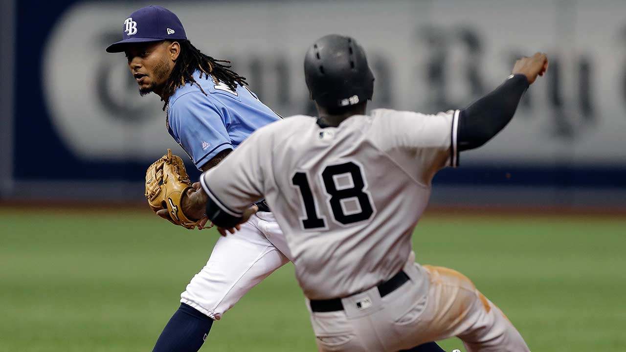 dominicano-michael-martinez-permanece-en-roster-de-los-rays