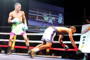 Javier “Abejón” Fortuna derrota por nocaut a Mario Beltré en Noche de Combates