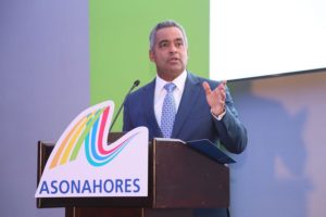 ASONAHORES apoya la veda a la pesca de erizos y pez loro dispuesta por Medioambiente 