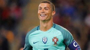 Premian a Cristiano Ronaldo como el mejor futbolista de Europa