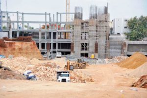 Uno de los trabajos de construcción y remodelación de centros médicos.