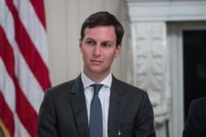 Yerno de Trump reconoce haberse reunido con funcionarios rusos durante pasada campaña electoral