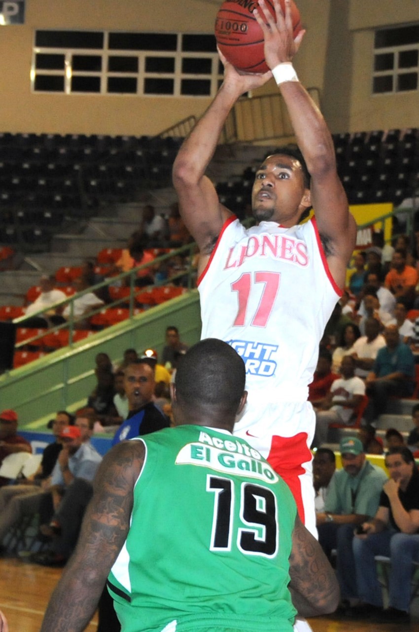 Sadiel Rojas se integra a los Leones de Santo Domingo