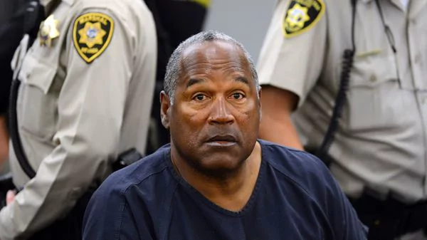 Libertad condicional de OJ Simpson “corre peligro” tras encontrarlo masturbándose