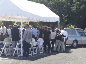 Sepultan restos de Eddy Peña en cementerio Cristo Redentor 