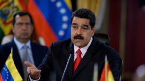 Maduro se enfrenta a opositores y EEUU tras Constituyente