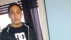  Un individuo que se ha identificado como Driss Oukabir Soprano ha acudido esta tarde a la comisaría de la policía, localidad de Ripoll (Girona), dónde reside, y ha denunciado el robo de su documentación