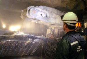 Inundación de mina deja 16 desaparecidos en Rusia