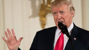 El presidente de Estados Unidos, Donald Trump, afirmó este lunes que las consecuencias de la tormenta Harvey son históricas, luego de que el fenómeno tocara tierra el viernes y se degradara de huracán a tormenta tropical.