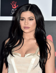kylie Kardashian-Jenner ha demostrado una vez más que cuando se trata de facturar millones de dólares y capitalizar la fama