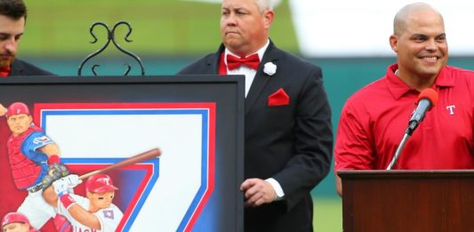 Rangers de Texas retiran el número de Iván Rodríguez