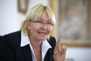 Luisa Ortega Díaz, la fiscal general de Venezuela que fue destituida de la Fiscalía por la Asamblea Constituyente impulsada por Nicolás Maduro, ya no se encuentra en territorio venezolano