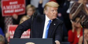 Sarah Sanders, portavoz de la Casa Blanca, aseguró a la prensa que el presidente estadounidense, Donald Trump, no emitirá un indulto para el excalguacil Joe Arpaio 
