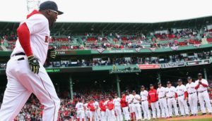 Los Medias Rojas de Boston solicitarán a la ciudad que cambie el nombre de Yawkey Way, la calle ubicada al lado de su estadio Fenway Park, para ponerle el nombre del retirado toletero dominicano David Ortiz.