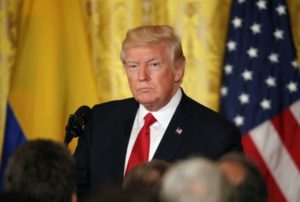 Donald Trump respaldó proyecto que busca reducir a la mitad la inmigración legal en EE. UU.