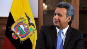 Asimismo, Moreno señaló que en Ecuador una mujer es asesinada cada tres días y seis de cada diez son víctimas de algún tipo de agresión. Aunque el país incluyó en 2014 el feminicidio en su Código Integral Penal