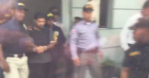 Trasladan con destino desconocido a sacerdote acusado de ultimar adolescente 