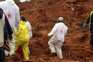 Casi 500 muertos por deslaves en Sierra Leona