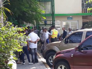 Fallece agente AMET herido en SDO; capitán ERD y civil reciben atenciones médicas 