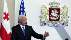 Pence de EEUU afirma que Trump aprobará 