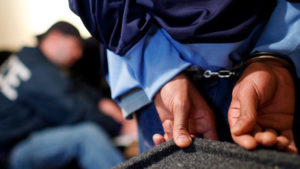 Hombre entra a un hospital y mata a su madre a balazos en EE.UU.