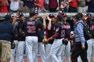 Indios hacen historia con récord de 21 triunfos al hilo en Liga Americana 
