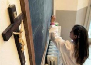 La Corte Suprema de Brasil consideró el miércoles constitucional que las escuelas públicas del país ofrezcan aulas de una religión específica desde que el curso sea opcional 