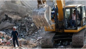 Aumentan a 65 los fallecidos por terremoto en México 

