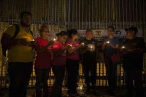 Trump decide sobre el permiso de estancia de 800,000 jóvenes indocumentados