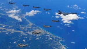 Expertos dudan que Corea del Norte pueda derribar aviones de EE.UU.