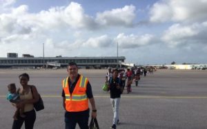 PAWA Dominicana traslada desde San Martín a más de 400 dominicanos afectados por huracán Irma
