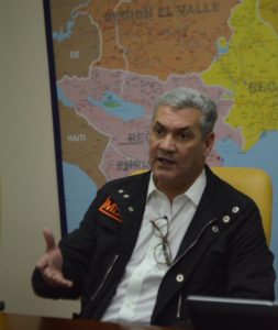 MOPC despliega más de 1,000 vehículos y Defensa Civil habilita más de 3,000 albergues por Irma