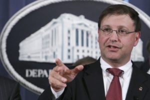 El jefe de la DEA, la agencia antidrogas de Estados Unidos, dejará su cargo a finales de la semana, luego de un desacuerdo con el presidente Donald Trump, dijo el miércoles una portavoz de la agencia.