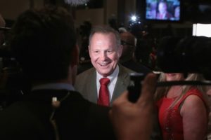 Republicanos rechazan en unas primarias al candidato de Trump en Alabama