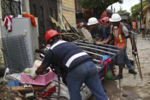 
México: solo 103 escuelas de 9,000 mil reanudan docencia tras sismo de 7,1
