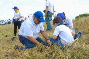 Empleados de AFP Popular reforestan en San José de las Matas