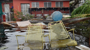 Puerto Rico se quedará sin fondos a finales de mes o principios de noviembre mientras se enfrenta a la devastación provocada por el paso del huracán María por la isla