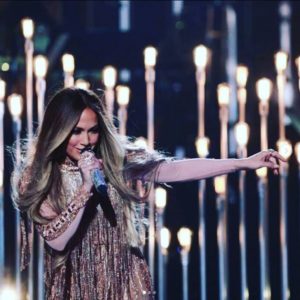 Diseñadora dominicana viste a la Jennifer López