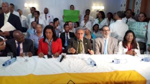 Médicos anuncian paro y empleados IDSS vigilia en SNS este miércoles
