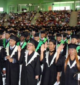 UTESA entrega 851 profesionales en diferentes áreas del saber

