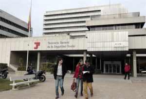 La Seguridad Social registró un saldo negativo de 6.011 millones de euros hasta septiembre (el 0,51 % del PIB), según los datos de ejecución del Ministerio de Empleo y Seguridad Social.