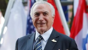 La Comisión de Constitución y Justicia de la Cámara Baja en Brasil aprobó este miércoles un informe que rechaza los cargos de corrupción formulados por la Fiscalía contra el presidente Michel Temer